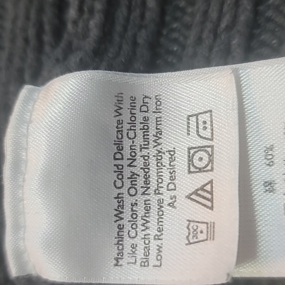 Eddie Bauer navy blue cable knit sweater size large - Picture 11 of 13